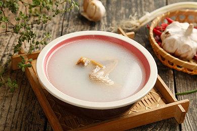 《蜡笔小新 煤炭镇的小白》发布粤语配音预告